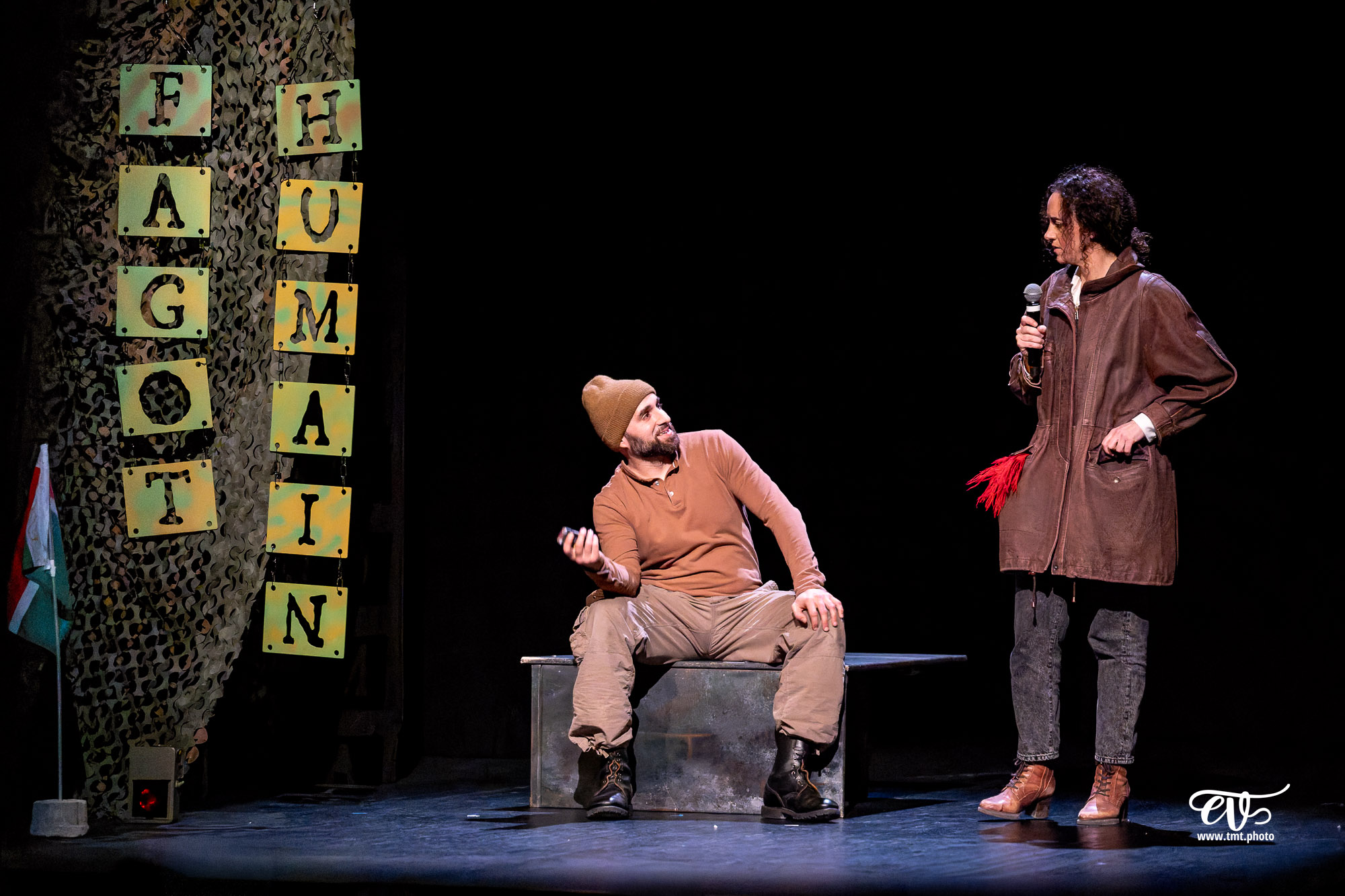 FEMME NON RÉ-ÉDUCABLE (CHOUETTE COMPAGNIE)